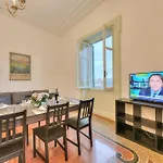 I Marinai - In The City Of Genoa - Happy Rentals