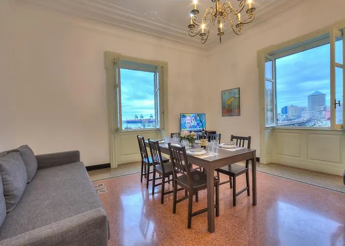 I Marinai - In The City Of Genoa - Happy Rentals